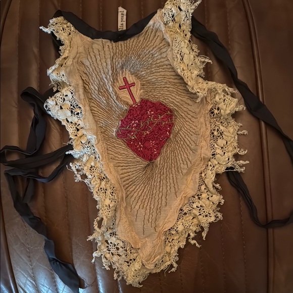 Lace - Picture 1 of 1